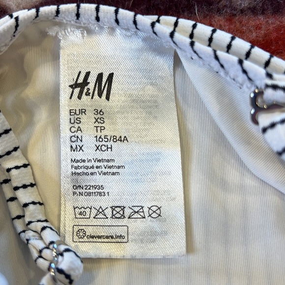 H&M - Picture 3 of 4